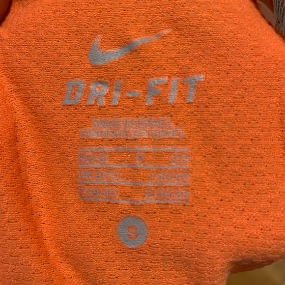 3/25$ Nike long sport top - Picture 2 of 4